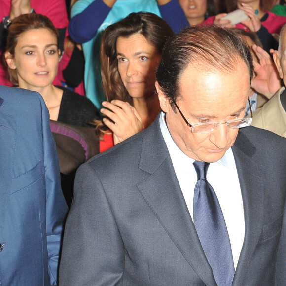 Francois Hollande, Julie Gayet, Aurelie Filippetti - Convention d'investiture de Francois Hollande a la tête du PS pour l'election presidentielle de 2012 à la Halle Freyssinet à Paris, le 22 octobre 2011.