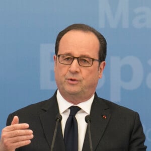 Le président français François Hollande, le premier ministre espagnol Mariano Rajoy, le président chypriote Níkos Anastasiádis, le premier ministre grec Alexis Tsipras et le premier ministre italien Paolo Gentiloni lors de la conférence de presse du sommet des pays du sud de l'Union européenne à Madrid, Espagne, le 10 avril 2017.