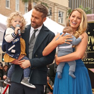 Ryan Reynolds avec sa femme Blake Lively et ses filles James Reynolds et sa petite soeur - Ryan Reynolds reçoit son étoile sur le Walk of Fame à Hollywood, le 15 décembre 2016