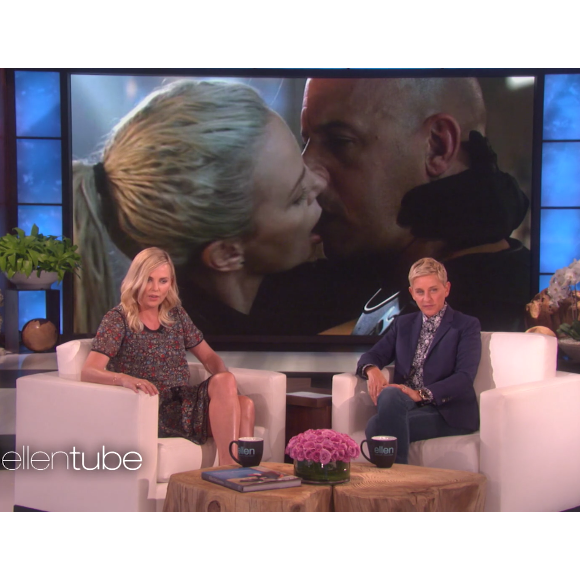 Charlize Theron parle du baiser avec Vin Diesel dans The Ellen Show.