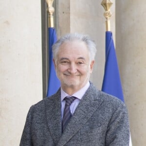 Jacques Attali à l'Elysée lors de la remise de l'insigne de Commandeur de la Légion d'Honneur à B. Gates et sa femme Melinda. Paris, le 21 avril 2017.