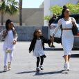 Melanie Brown (Mel B) va faire du shopping chez Rite Aid avec ses filles Madison et Angel à Beverly Hills, le 8 avril 2017