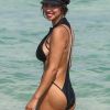 Jackie Cruz profite d'un après-midi ensoleillé sur la plage de Miami, le 27 avril 2017.