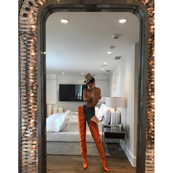 Kendall Jenner a publié une photo d'elle topless sur Instagram le 29 avril 2017