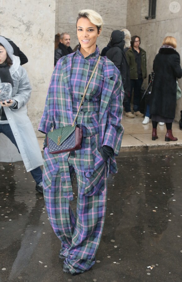 La chanteuse Shy'm arrivant au défilé de mode "Véronique Leroy", collection prêt-à-porter Automne-Hiver 2017-2018 au palais de Tokyo à Paris, le 4 Mars 2017.© CVS/Veeren/Bestimage
