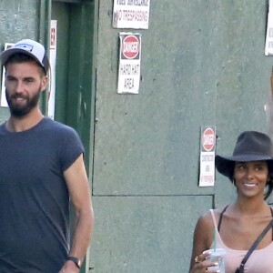 Semi-Exclusif - Benoît Paire et sa compagne Shy'm se promènent dans les rues de Brooklyn à New York. Il semblerait que le tennisman continue de profiter pleinement de sa vie personnelle, malgré les nombreux avertissements du directeur national technique de l'équipe de France de Tennis et son exclusion des Jeux Olympiques pour manquements au règlement de vie mis en place par la Fédération. Le joueur sera-t-il en forme pour affronter ses concurrents lors du tournoi de tennis US Open de Flushing Meadows ? En tous cas, la chanteuse et le sportif ne se quittent pas d'une seconde....New York, le 23 août 2016