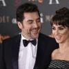 Javier Bardem et sa femme Penélope Cruz (robe de la marque Atelier Versace) arrivant à la 30ème cérémonie des Goya Awards à l'auditorium du Madrid Marriott à Madrid, le 6 février 2016.