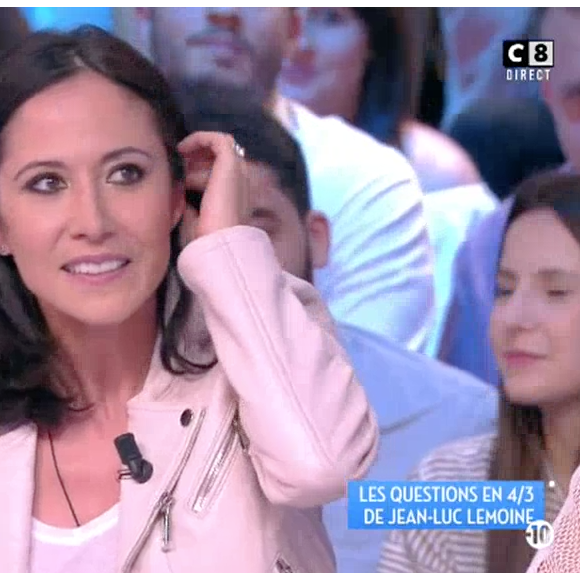 Fabienne Carat draguée par Jean-Michel Maire dans "Touche pas à mon poste" sur C8, le 3 mai 2017.