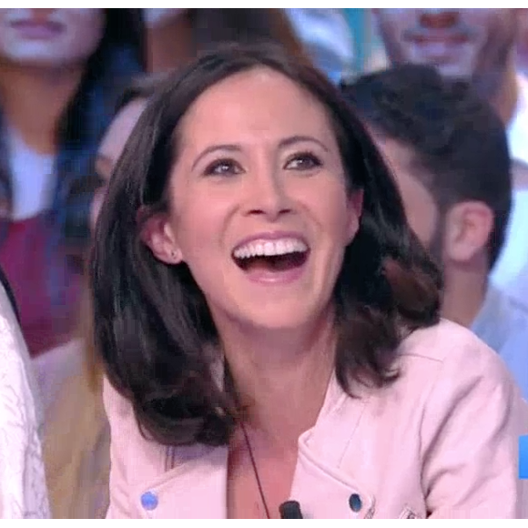 Fabienne Carat draguée par Jean-Michel Maire dans "Touche pas à mon poste" sur C8, le 3 mai 2017.