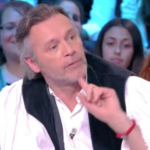 Fabienne Carat draguée par Jean-Michel Maire dans "Touche pas à mon poste" sur C8, le 3 mai 2017.
