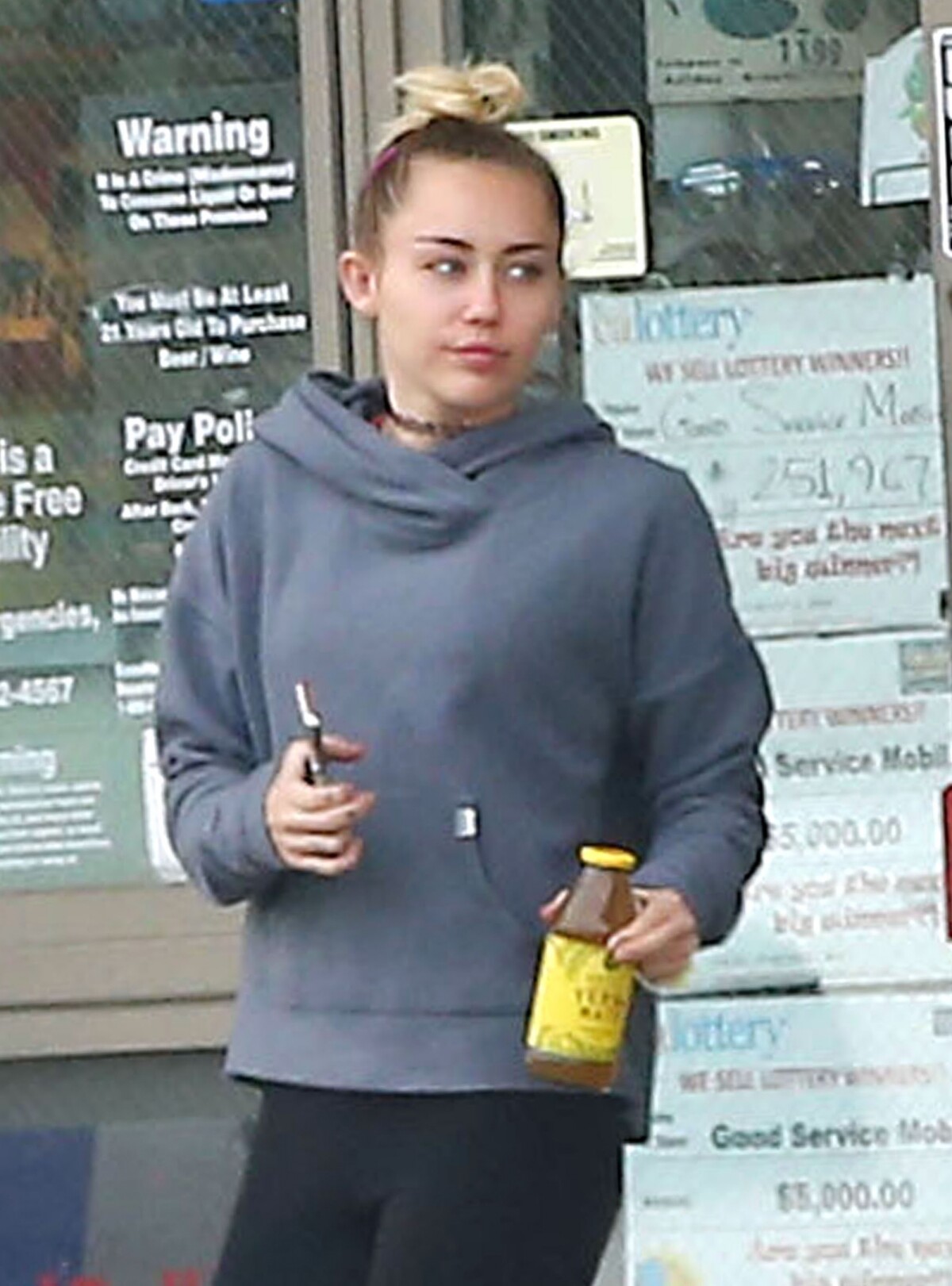 Photo : Exclusif - Miley Cyrus à Los Angeles, Le 16 Novembre 2016 ...