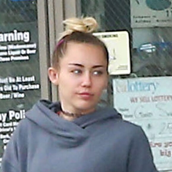 Exclusif - Miley Cyrus à Los Angeles, le 16 novembre 2016.