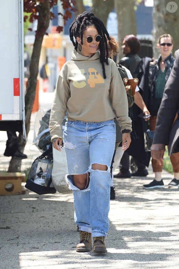 Rihanna sur le tournage du film ''Ocean's 8'' à New York, le 4 mai 2017.