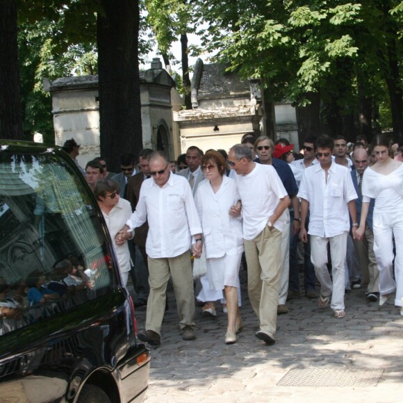 Jean-Louis Trintignant, Nadine et Alain Corneau aux obsèques de Marie en août 2003.