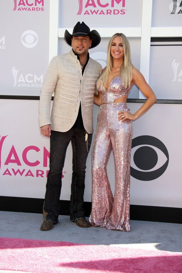 Jason Aldean et sa femme Brittany Kerr à la soirée Academy Of Country Music Awards au T-Mobile Arena à Las Vegas, le 2 avril 2017