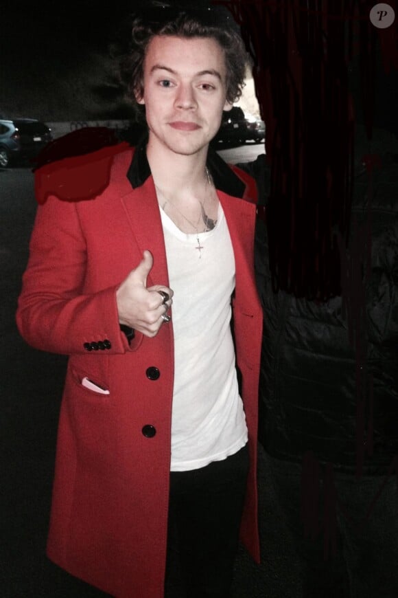Harry Styles vêtu d'une veste rouge arrive au Mel's Diner à Hollywood le 29 janvier 2017. © CPA / Bestimage