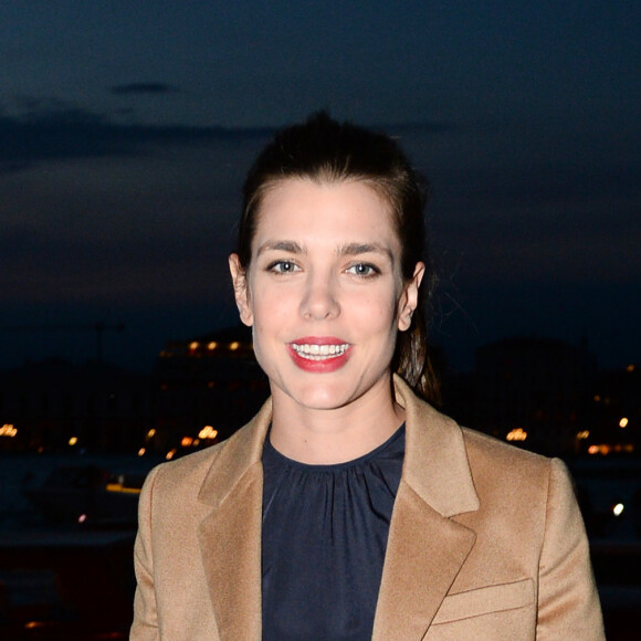 Charlotte Casiraghi arrive au dîner de la 'François Pinault Foundation' à l'occasion de la Biennale de Venise le 10 mai 2017.