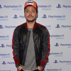 Exclusif - Kev Adams lors du photocall Experience PlayStation VR à Paris, France, le 13 octobre 2016. © Veeren/Bestimage