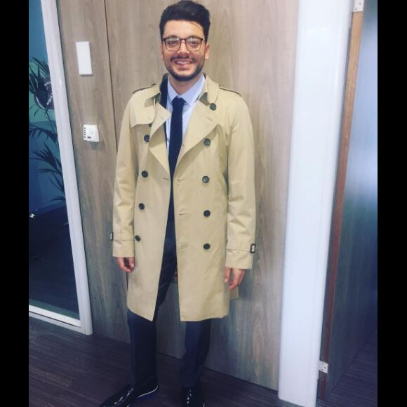 Kev Admas dévoile son nuoveau look pour le film "Love Addict" sur Instagram le 11 mai 2017.
