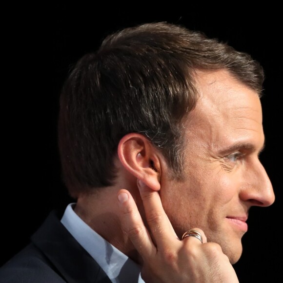 Emmanuel Macron (candidat du mouvement "En Marche !" pour les élections présidentielles de 2017) tient un meeting de campagne le 28 Avril 2017 à Châtellerault. © Patrick Bernard/ Bestimage