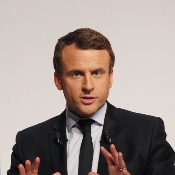 Emmanuel Macron (candidat du mouvement "En Marche !" pour les élections présidentielles de 2017) tient un meeting de campagne le 28 Avril 2017 à Châtellerault. © Patrick Bernard/ Bestimage