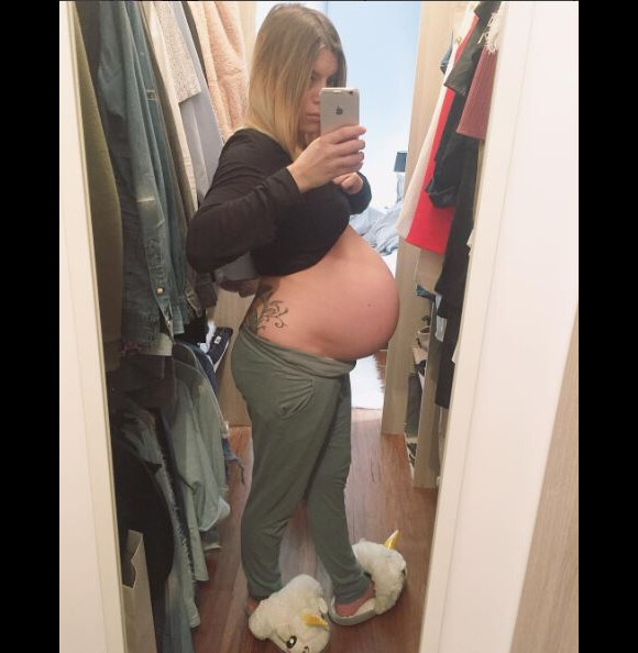 Alexia Mori (Secret Story 7) enceinte de 9 mois.