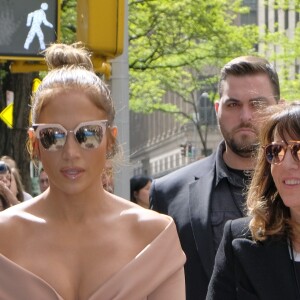 Jennifer Lopez arrive au Radio City Hall, au Rockefeller Center. New York, le 15 mai 2017.