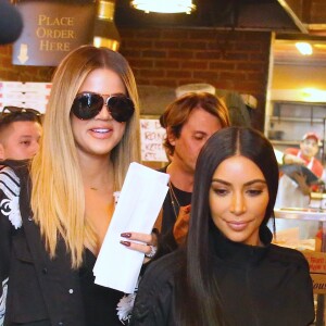 Kim, Khloé Kardashian et Jonathan Cheban à New York, le 15 mai 2017.