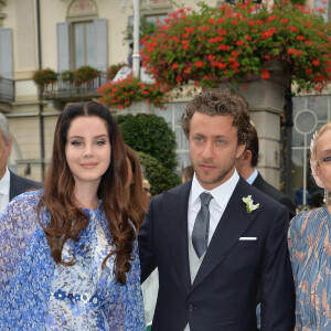 Lana Del Rey, son compagnon Francesco Carrozzini et Franca Sozzani (mère de Francesco Carrozzini) au mariage de Pierre Casiraghi et Beatrice Borromeo sur les Iles Borromées, sur le Lac Majeur, le 1er août 2015.