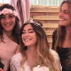Anaïs Camizuli accompagnée de sa soeur Manon, le 13 mai 2017, jour de son mariage avec Sultan.