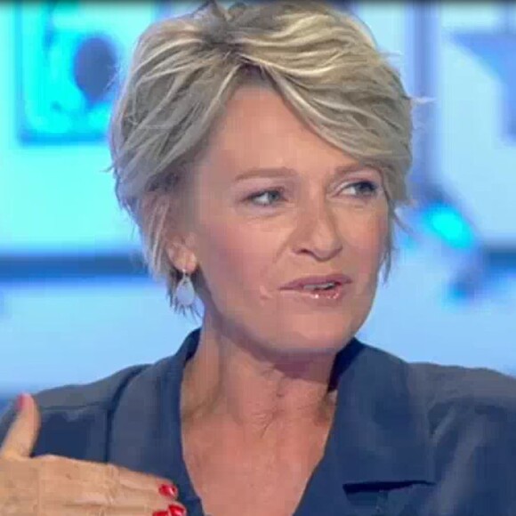 Sophie Davant sur le plateau de Salut les Terriens ! sur C8 le 20 mai 2017.