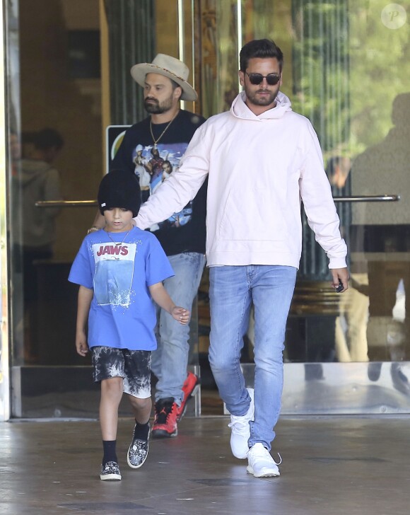 Scott Disick est allé au cinéma avec son fils Mason à Los Angeles, le 29 avril 2017