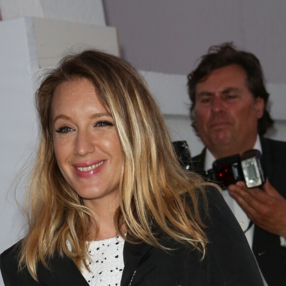 Ludivine Sagnier prenait part le 24 mai 2017 au dîner organisé par Chanel et Vanity Fair au restaurant Tetou à Golfe Juan en marge du 70e Festival de Cannes.