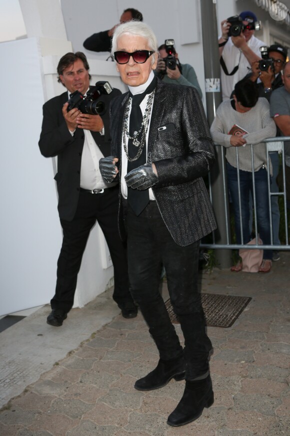 Karl Lagerfeld prenait part le 24 mai 2017 au dîner organisé par Chanel et Vanity Fair au restaurant Tetou à Golfe Juan en marge du 70e Festival de Cannes.