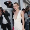Céline Sallette arrive le 24 mai 2017 au dîner organisé par Chanel et Vanity Fair au restaurant Tetou à Golfe Juan en marge du 70e Festival de Cannes.