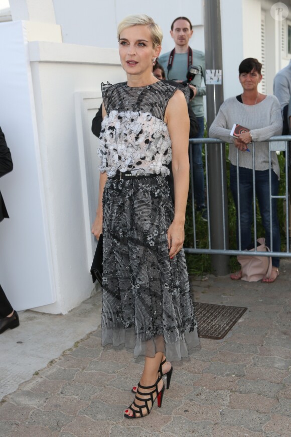 Mélita Toscan du Plantier prenait part le 24 mai 2017 au dîner organisé par Chanel et Vanity Fair au restaurant Tetou à Golfe Juan en marge du 70e Festival de Cannes.