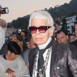 Karl Lagerfeld le 24 mai 2017 au dîner organisé par Chanel et Vanity Fair au restaurant Tetou à Golfe Juan en marge du 70e Festival de Cannes.