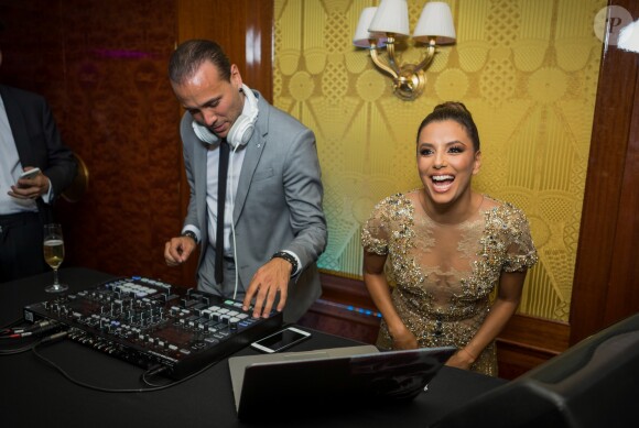 Exclusif - Merwan Rim et Eva Longoria, présidente d'honneur de l’événement, était vêtue d’une création Marchesa, parée de bijoux Messika (partenaire officiel) et délicatement parfumée par "Accord 119", senteurs de la Maison Caron (partenaire officiel),,lors de la 8ème édition du dîner du Global Gift Gala à l'hôtel Four Seasons George V à Paris, France, le 16 mai 2017. P. Anderson a reçu The Global Gift Philantropist Award, O. Collins a reçu The Global Gift Philantropist Award et V. Messika a reçu The Global Gift Philanthropreneur Award. Cet événement est soutenu par les bijoux MESSIKA et les Parfums CARON, tous deux partenaires officiels. © Agence/Bestimage