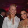 Exclusif - Prix Spécial - No Web No Blog - Pamela Anderson et Eva Longoria, présidente d'honneur de l’événement, était vêtue d’une création Marchesa, parée de bijoux Messika (partenaire officiel) et délicatement parfumée par "Accord 119", senteurs de la Maison Caron (partenaire officiel), lors de la 8ème édition du dîner du Global Gift Gala à l’hôtel Four Seasons George V à Paris, France, le 16 mai 2017. P. Anderson a reçu The Global Gift Philantropist Award, O. Collins a reçu The Global Gift Philantropist Award et V. Messika a reçu The Global Gift Philanthropreneur Award. Cet événement est soutenu par les bijoux MESSIKA et les Parfums CARON, tous deux partenaires officiels. © Dominique Jacovides/Bestimage Exclusive - For Germany Call For Price - No Web No Blog - Celebs during the dinner at the 8th edition of Global Gift Gala held at the Four Seasons George V hotel in Paris, France, on May 16, 2017.16/05/2017 - Paris