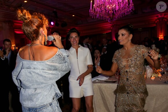 Exclusif - Alessandra Sublet et Eva Longoria, présidente d'honneur de l'événement, était vêtue d'une création Marchesa, parée de bijoux Messika (partenaire officiel) et délicatement parfumée par "Accord 119", senteurs de la Maison Caron (partenaire officiel), lors de la 8ème édition du dîner du Global Gift Gala à l'hôtel Four Seasons George V à Paris, France, le 16 mai 2017. P. Anderson a reçu The Global Gift Philantropist Award, O. Collins a reçu The Global Gift Philantropist Award et V. Messika a reçu The Global Gift Philanthropreneur Award. Cet événement est soutenu par les bijoux MESSIKA et les Parfums CARON, tous deux partenaires officiels. © Dominique Jacovides/Bestimage