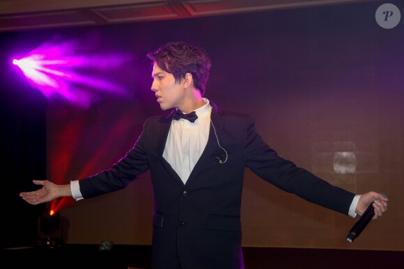 Exclusif - Prix Spécial - No Web No Blog - Dimash Kudaibergen (Star de la chanson en Asie et au Kazakhstan) lors de la 8ème édition du dîner du Global Gift Gala à l'hôtel Four Seasons George V à Paris, France, le 16 mai 2017. P. Anderson a reçu The Global Gift Philantropist Award, O. Collins a reçu The Global Gift Philantropist Award et V. Messika a reçu The Global Gift Philanthropreneur Award. Cet événement est soutenu par les bijoux MESSIKA et les Parfums CARON, tous deux partenaires officiels. © Dominique Jacovides/Bestimage Exclusive - For Germany Call For Price - No Web No Blog - Celebs during the dinner at the 8th edition of Global Gift Gala held at the Four Seasons George V hotel in Paris, France, on May 16, 2017.16/05/2017 - Paris