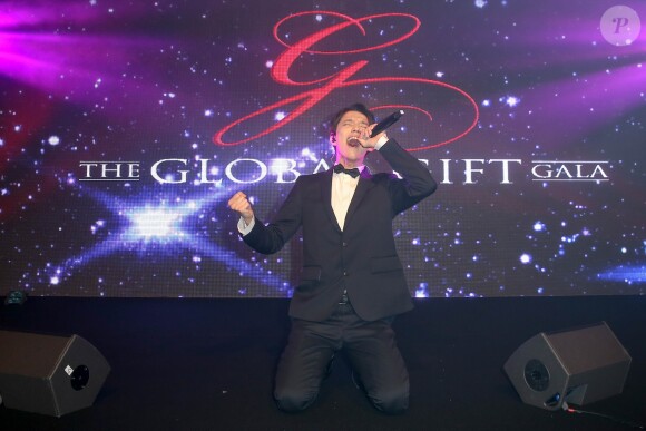 Exclusif - Prix Spécial - No Web No Blog - Dimash Kudaibergen (Star de la chanson en Asie et au Kazakhstan) lors de la 8ème édition du dîner du Global Gift Gala à l'hôtel Four Seasons George V à Paris, France, le 16 mai 2017. P. Anderson a reçu The Global Gift Philantropist Award, O. Collins a reçu The Global Gift Philantropist Award et V. Messika a reçu The Global Gift Philanthropreneur Award. Cet événement est soutenu par les bijoux MESSIKA et les Parfums CARON, tous deux partenaires officiels. © Dominique Jacovides/Bestimage Exclusive - For Germany Call For Price - No Web No Blog - Celebs during the dinner at the 8th edition of Global Gift Gala held at the Four Seasons George V hotel in Paris, France, on May 16, 2017.16/05/2017 - Paris