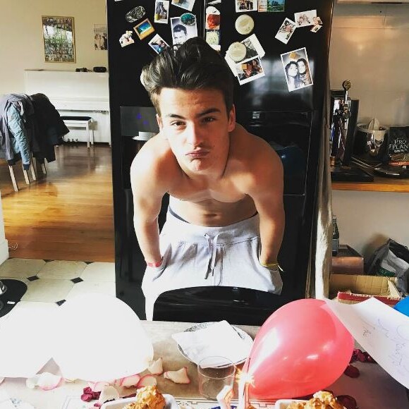 Simon Castaldi est le fils de Benjamin Castaldi.