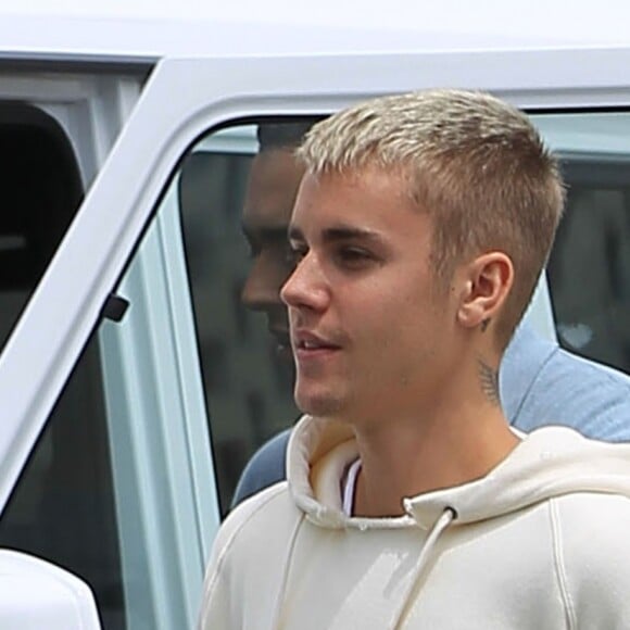 Justin Bieber va déjeuner au restaurant Il Pastaio à Beverly Hills, le 25 avril 2017.