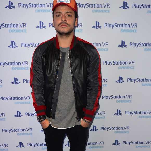 Exclusif - Kev Adams lors du photocall Experience PlayStation VR à Paris, France, le 13 octobre 2016. © Veeren/Bestimage