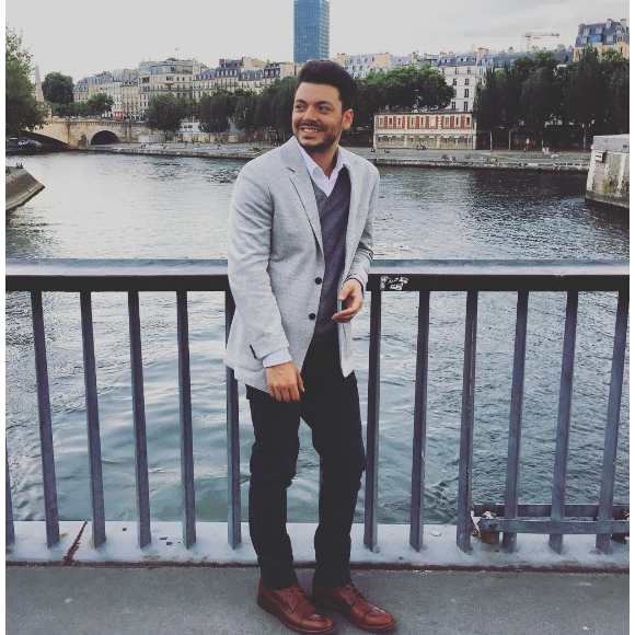Kev Adams à Paris sur le tournage du film Love Addict - Photo publiée sur Instagram le 29 mai 2017