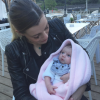 Alexia (SS7) et Louise lors de leur première sortie de famille au restaurant, le 3 juin 2017.