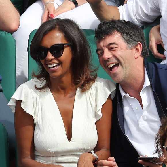 Karine Lemarchand en compagnie de Stéphane Plaza dans les tribunes lors des internationaux de France de Roland-Garros à Paris, le 4 juin 2017. © Dominique Jacovides-Cyril Moreau/Bestimage