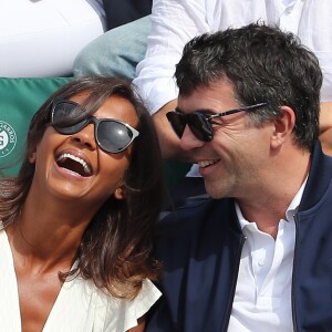 Karine Lemarchand très complice de Stéphane Plaza dans les tribunes lors des internationaux de France de Roland-Garros à Paris, le 4 juin 2017. © Dominique Jacovides-Cyril Moreau/Bestimage