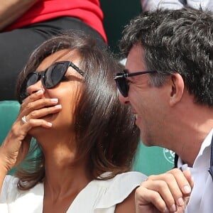 Karine Lemarchand très complice de Stéphane Plaza dans les tribunes lors des internationaux de France de Roland-Garros à Paris, le 4 juin 2017. © Dominique Jacovides-Cyril Moreau/Bestimage